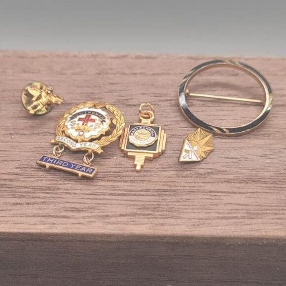 VINTAGE Pin/Brooch Lot - Picture 1 of 3